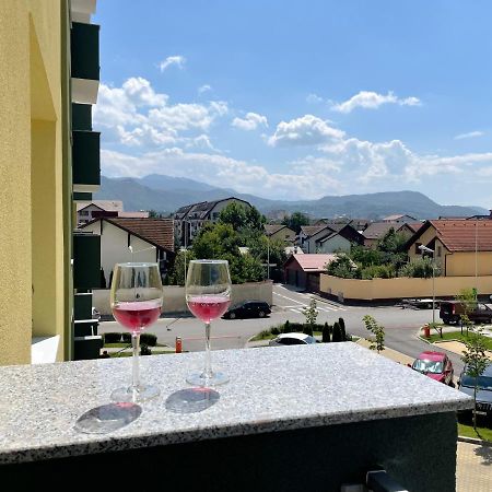 Mountain View Maria Apartment Brasov Bagian luar foto
